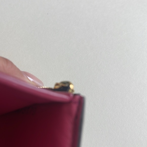 Louis Vuitton Capucines Wallet - Picture 7 of 8